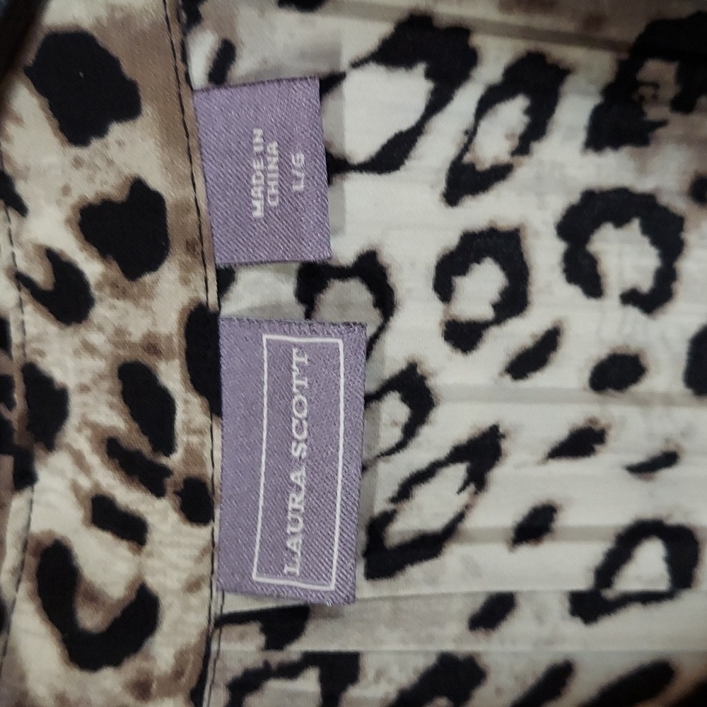 Laura Scott blouse - Picture 3 of 9